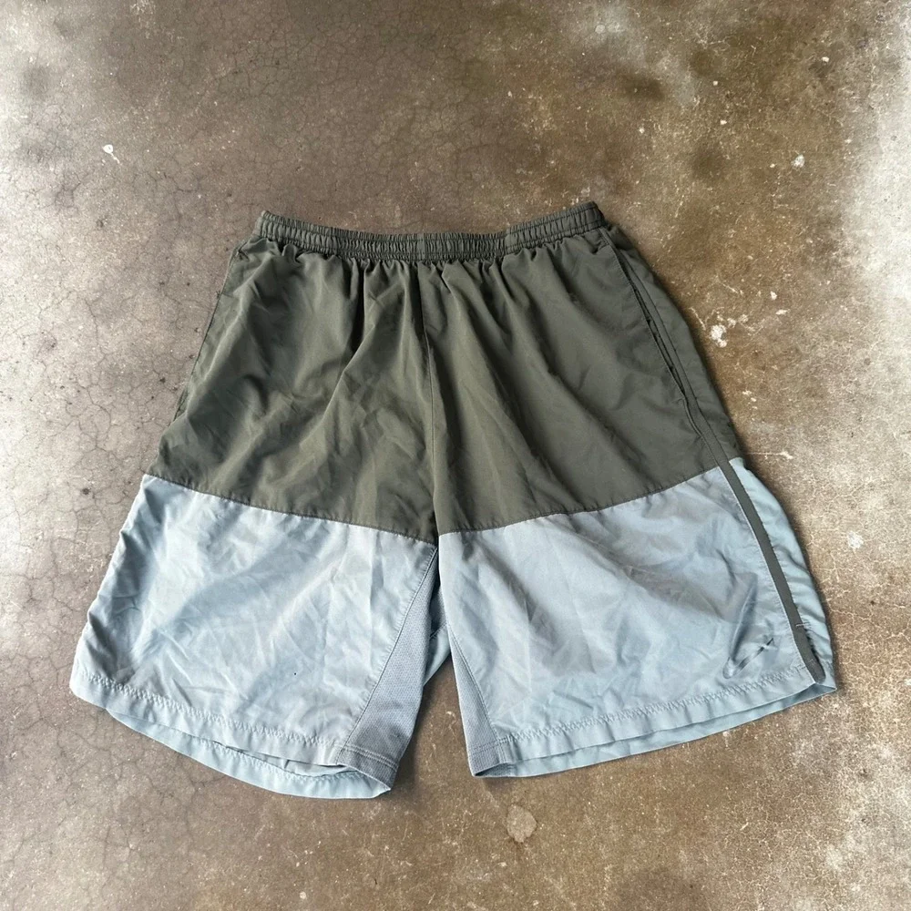 Nike Dri-FIT Shorts Mens M Green Blue Excellent Colorblock Zipper Athletic